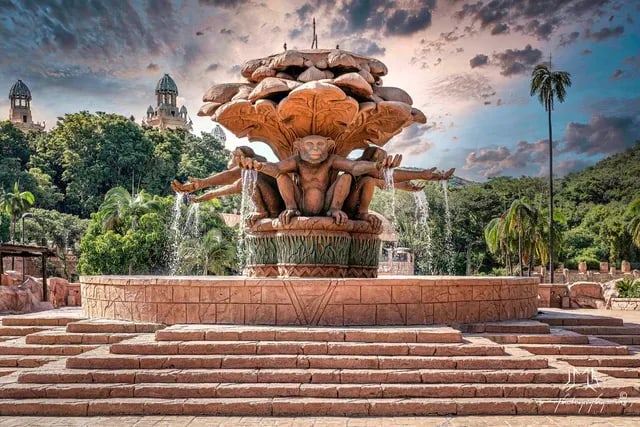 Fontaine décorative dans les jardins de Sun City