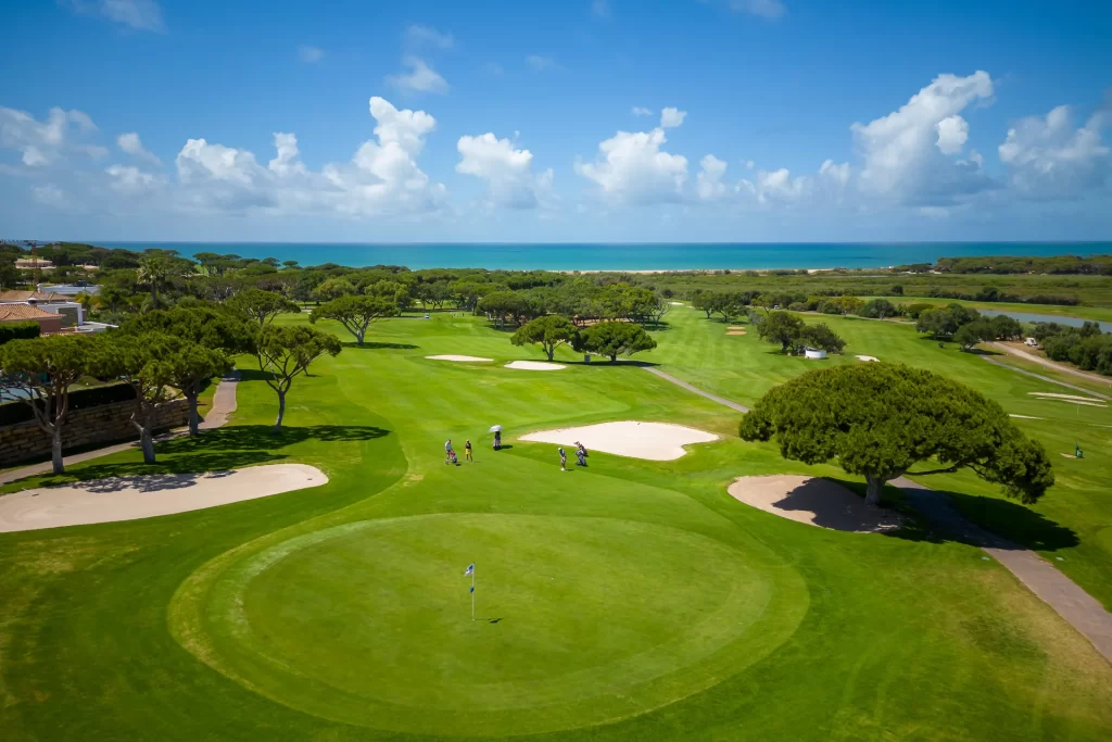 Le parcours Ocean de Vale do Lobo, entre greens, pins parasols et océan Atlantique