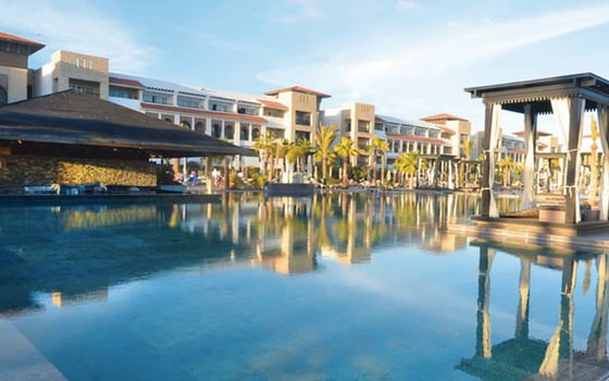 Piscine et palmiers du Riu Palace Tikida Agadir