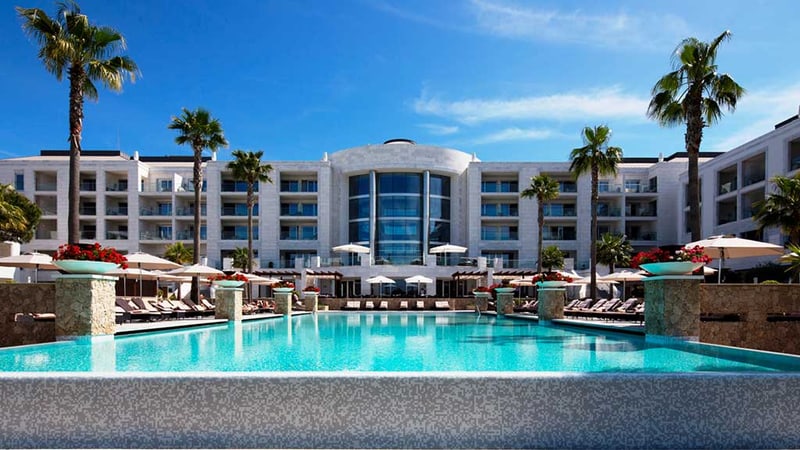 Piscine et bâtiments du Conrad Algarve