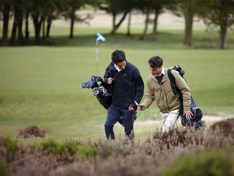 Golfeurs à Saint-Andrews