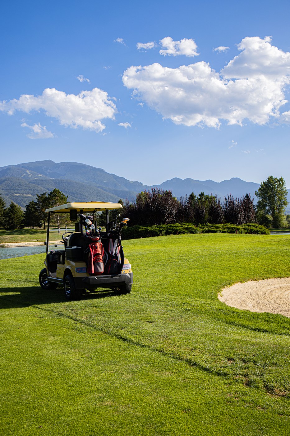 Voiturette sur le parcours — Fontanals Golf Club