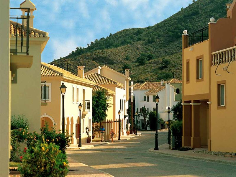 Las Lomas Village