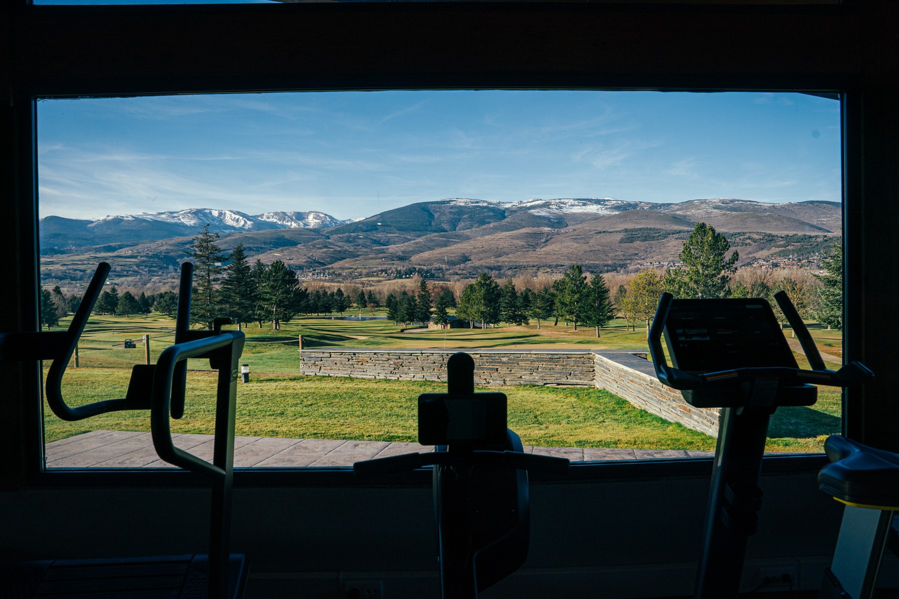 Salle de sport avec vue sur la Cerdagne — Fontanals Golf Club