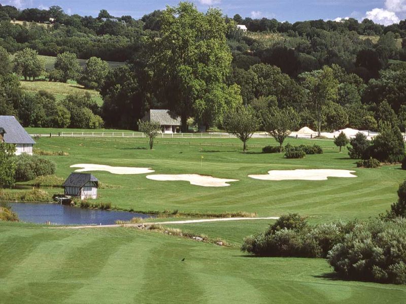 Vue sur le lac du golf