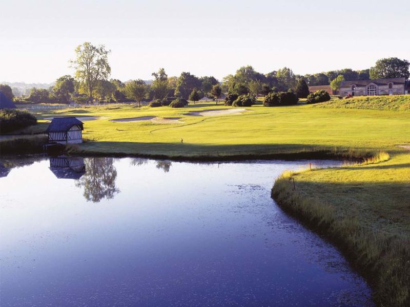 Vue générale avec le lac et les bunkers