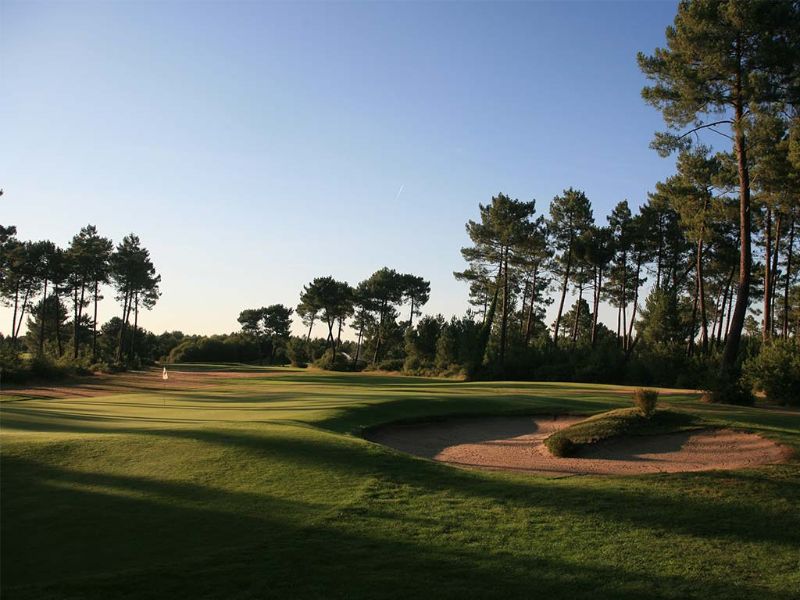 Bunker et paysage du green du Médoc