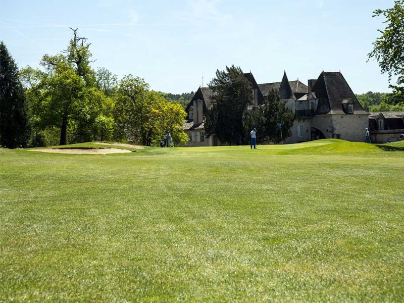 Château des Vigiers et bunker de golf