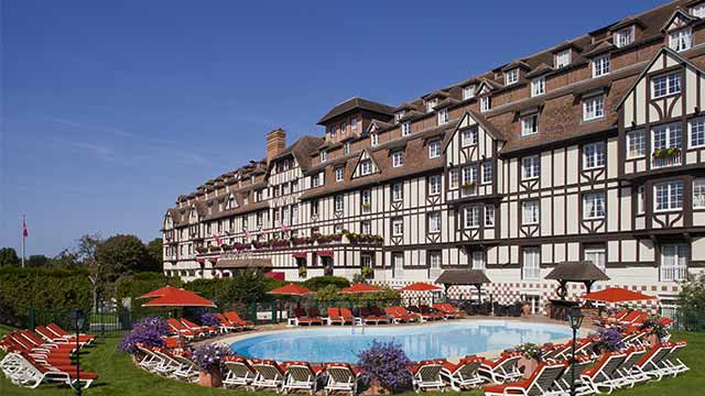 L’Hôtel du Golf Barrière sur les hauteurs de Deauville