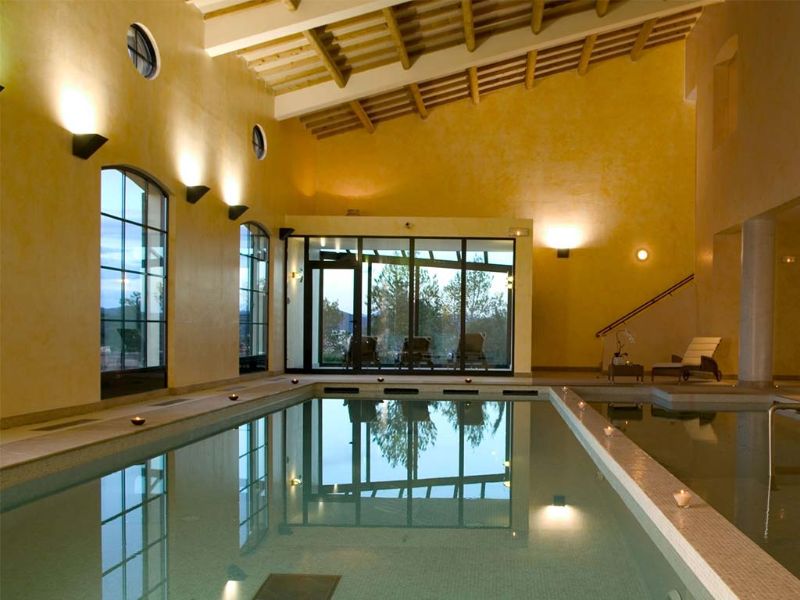 Piscine intérieure