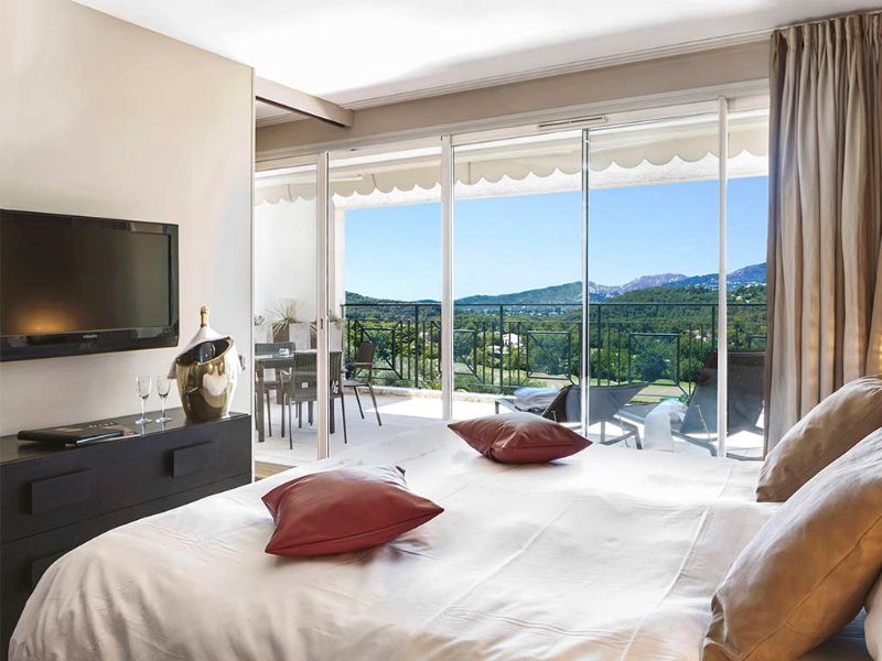 Chambre double avec vue sur le golf