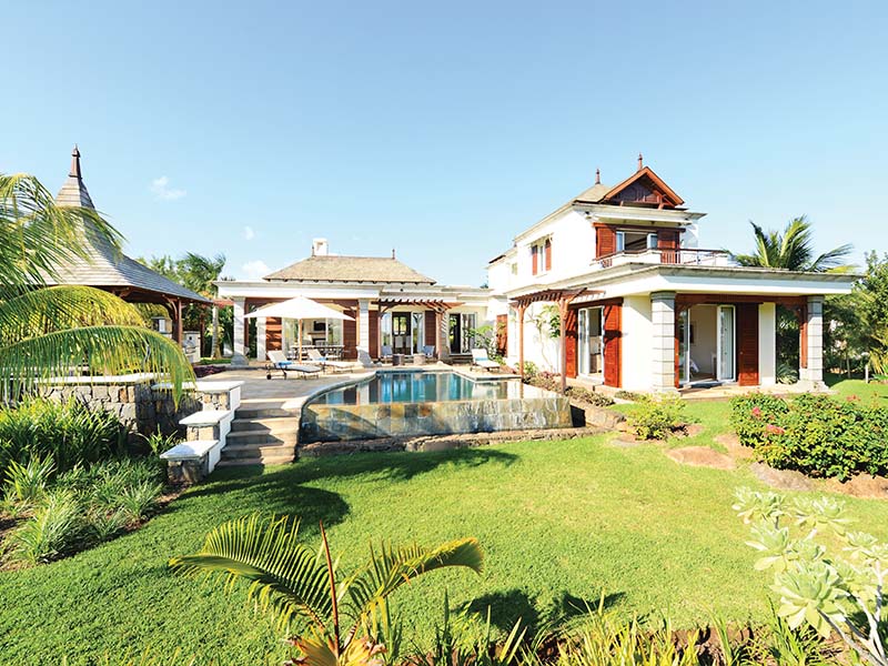 Terrasse, piscine et océan