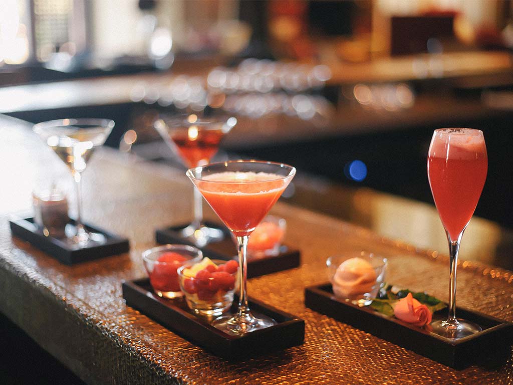 Cocktail au bar lounge