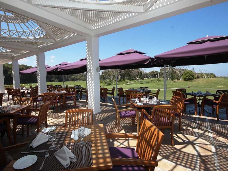 Terrasse extérieure du restaurant