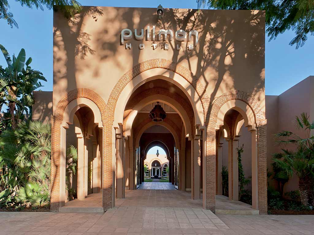 Entrée extérieure de l'hôtel