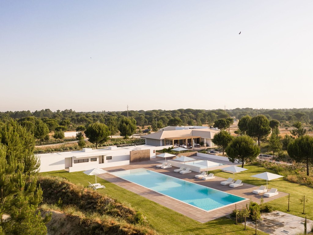 Vue aérienne de la piscine du Spatia Club