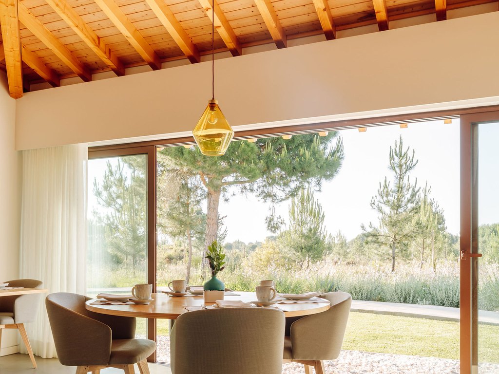 Table ouverte sur la nature au Spatia Club
