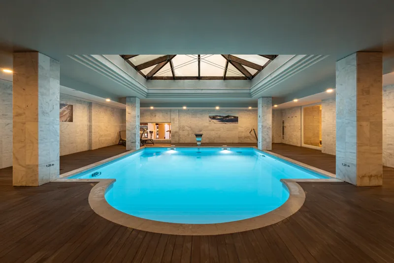 Piscine intérieure du Kimpton Quinta da Marinha Cascais
