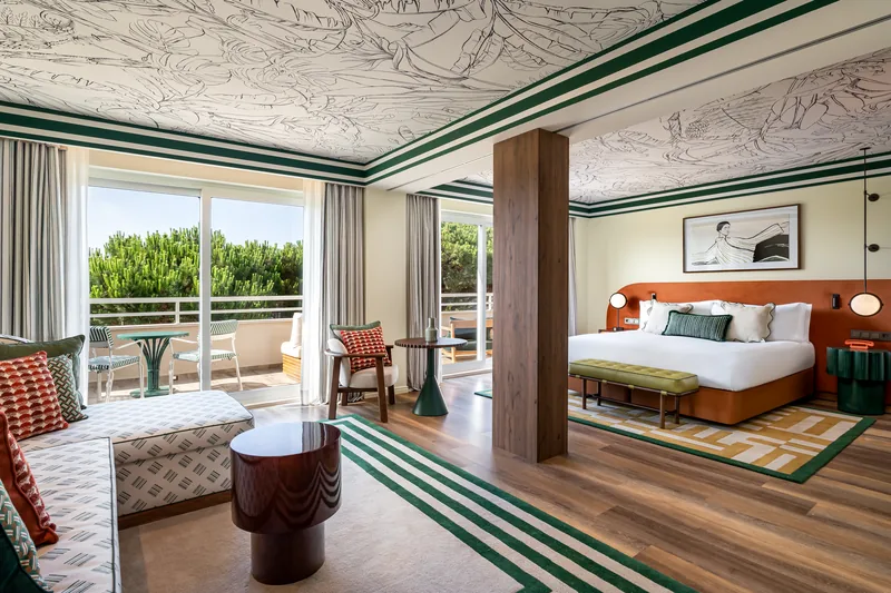 Suite et espace salon du Kimpton Quinta da Marinha Cascais