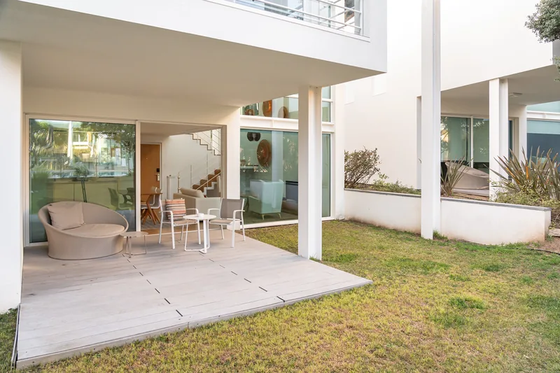 Terrasse et jardin d’une villa à l’Onyria Marinha Cascais