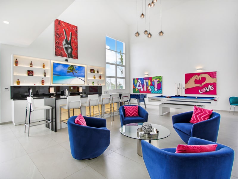 Salon intérieur lumineux