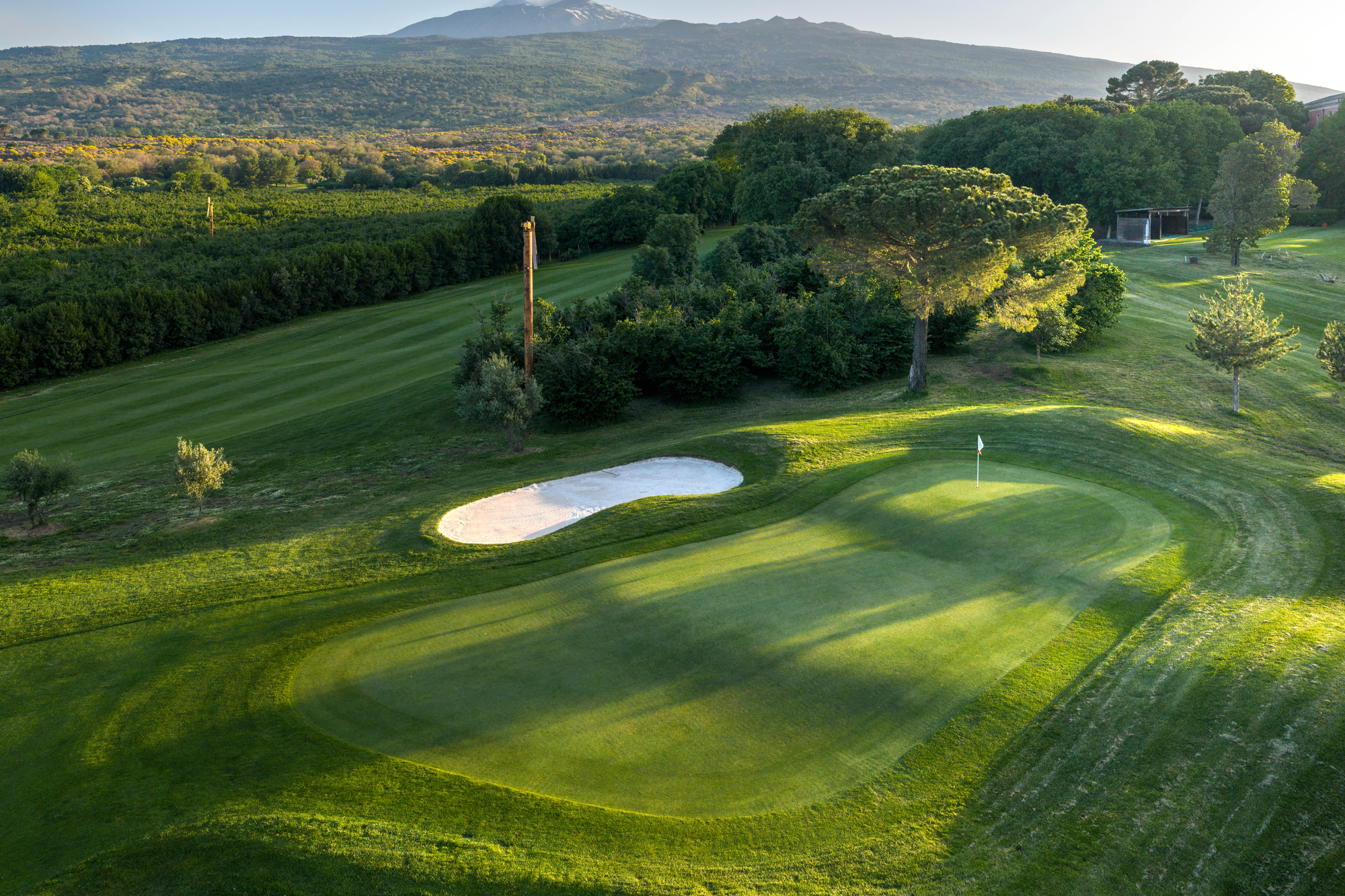Green défendu par un bunker au Sicilia’s Picciolo Etna Golf