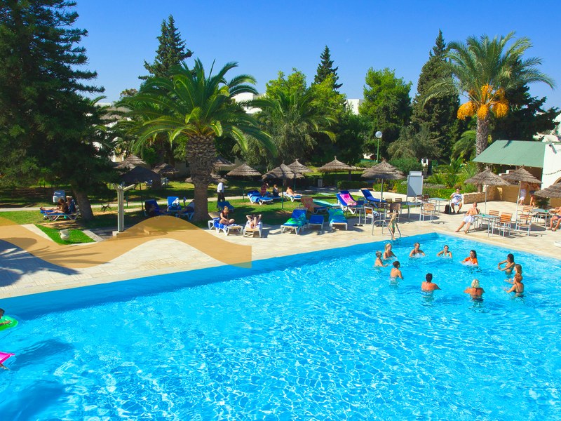 Piscine extérieure et jardins — Seabel Alhambra